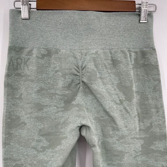 Gymshark Women's Sage Green Camo Seamless Leggings See measurements - Picture 5 of 6